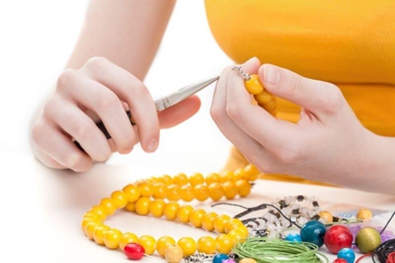 Créer des bijoux à domicile